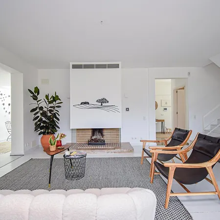 Spacious With Swiming Pool And Terrace קסקאיס