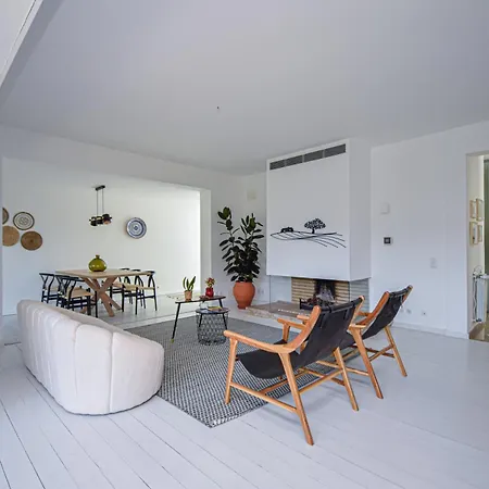 Vakantiehuis Spacious With Swiming Pool And Terrace *