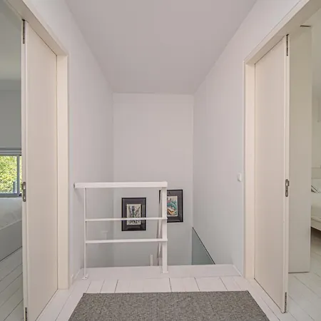 Spacious With Swiming Pool And Terrace בית נופש *