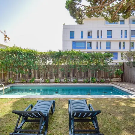 Spacious With Swiming Pool And Terrace *