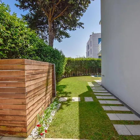 בית נופש Spacious With Swiming Pool And Terrace קסקאיס