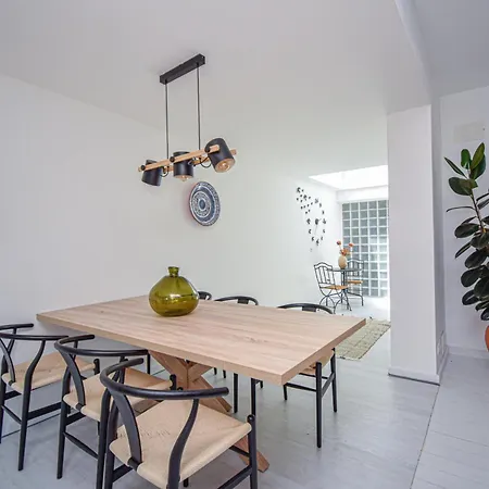 Spacious With Swiming Pool And Terrace Semesterbostad