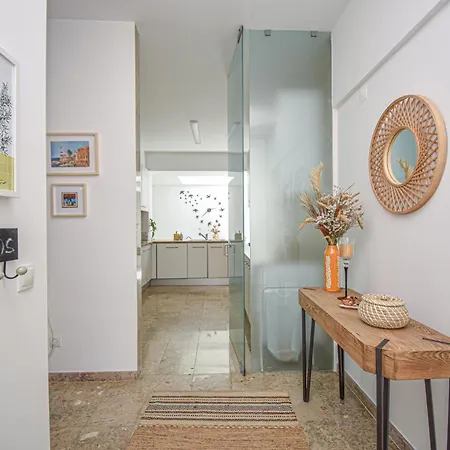 Spacious With Swiming Pool And Terrace Semesterbostad