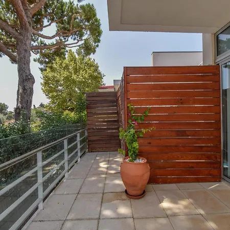 Spacious With Swiming Pool And Terrace * كاسكايس