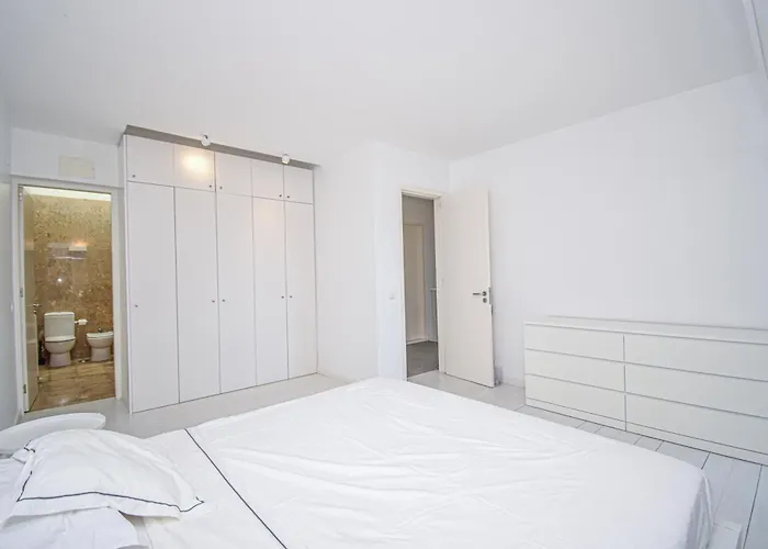 別荘 Spacious With Swiming Pool And Terrace *