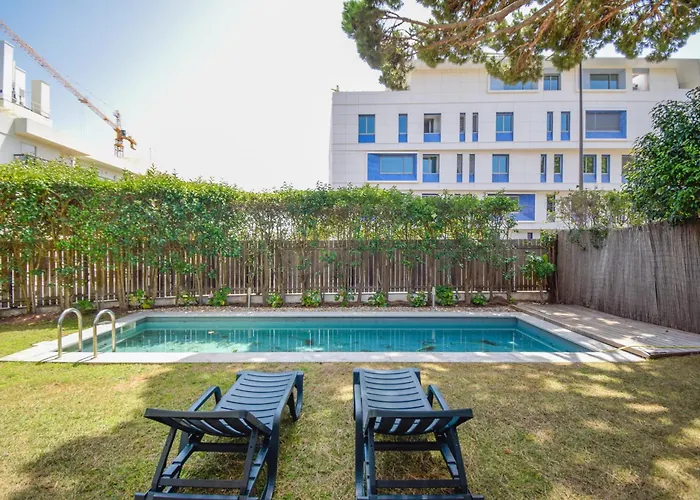 Spacious With Swiming Pool And Terrace *