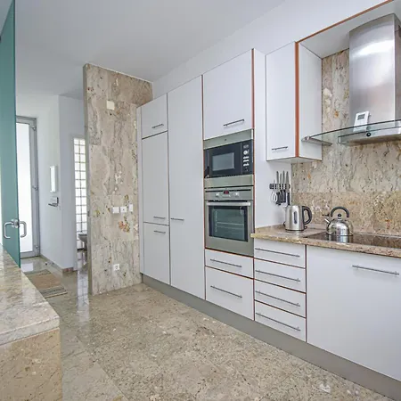 Casa de Férias Spacious With Swiming Pool And Terrace