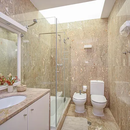 Spacious With Swiming Pool And Terrace