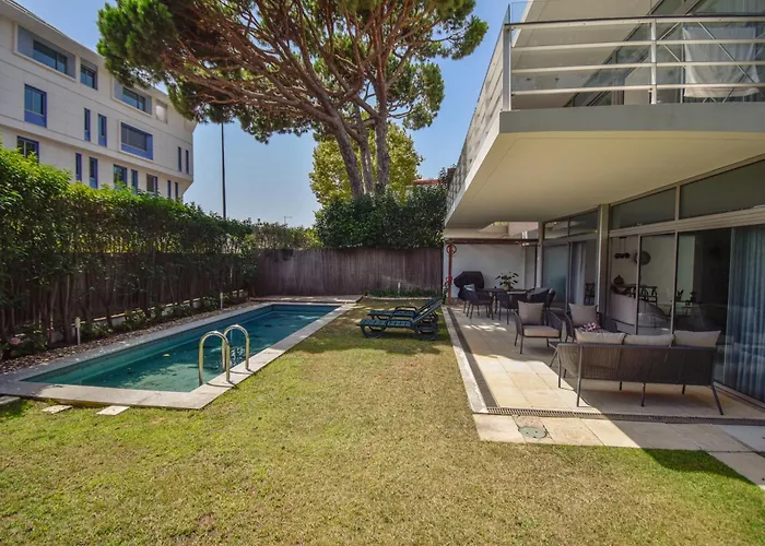 Spacious With Swiming Pool And Terrace *